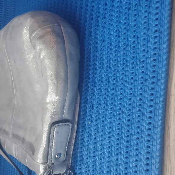 Coach - Picture 3 of 7